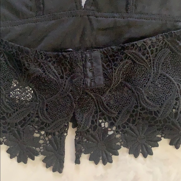 BLACK Lace Halter top, RUMOR, bought at LF, Plunge neck - Picture 6 of 7